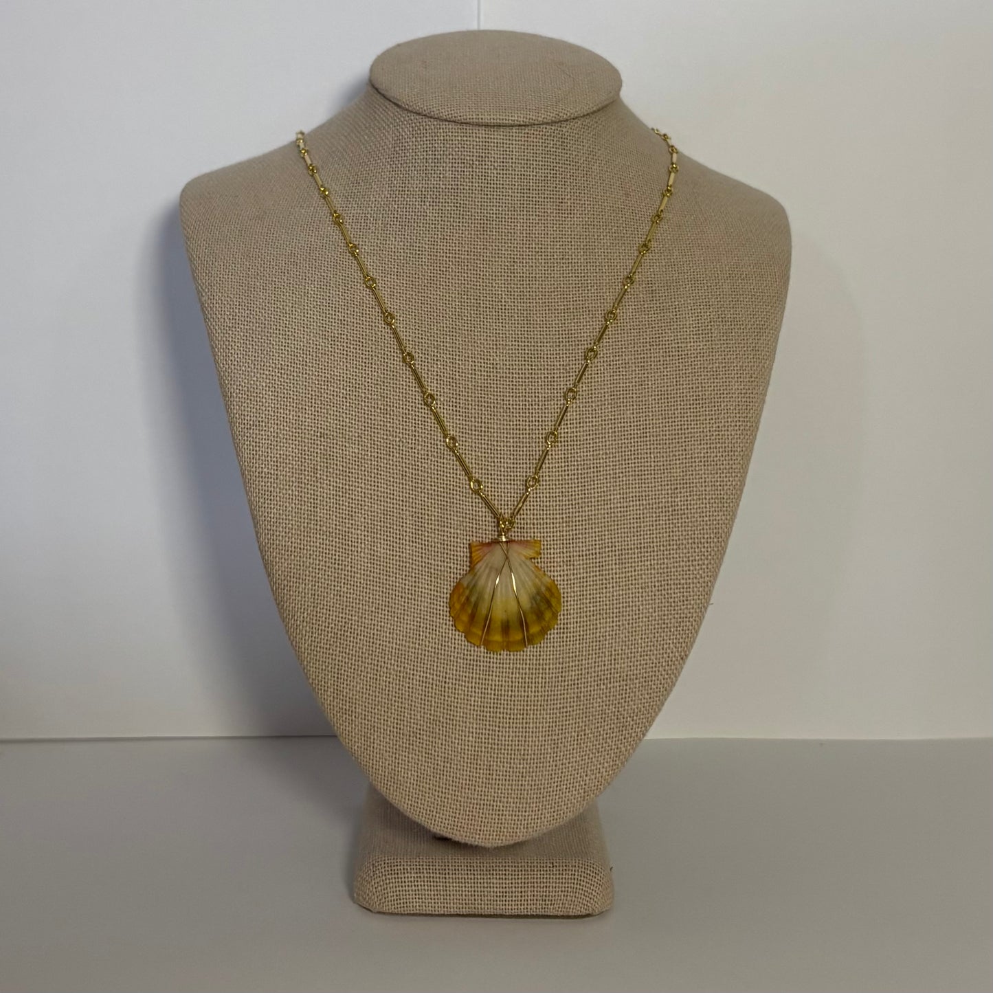 Simple Sunrise Shell Necklace