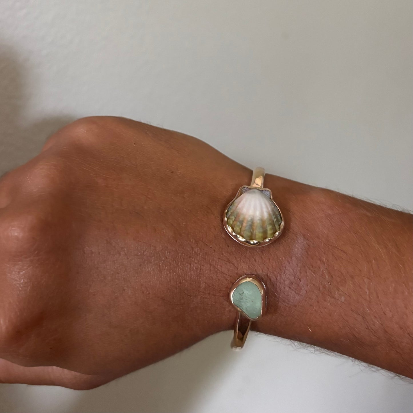 Symmetrical Sunrise Shell Cuff - Gold Fill
