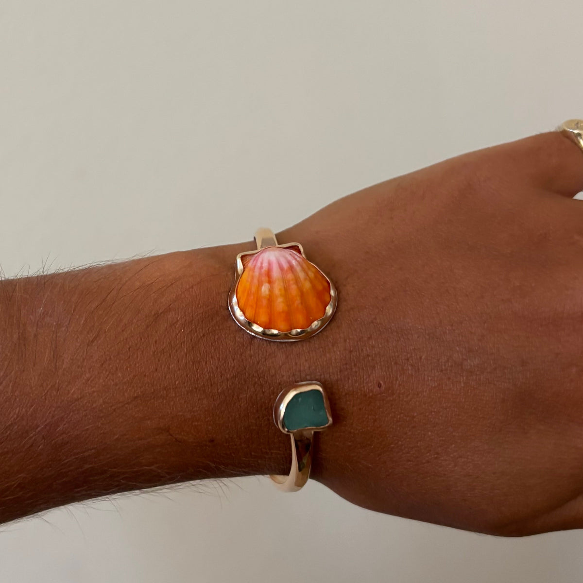 Symmetrical Sunrise Shell Cuff - Gold Fill