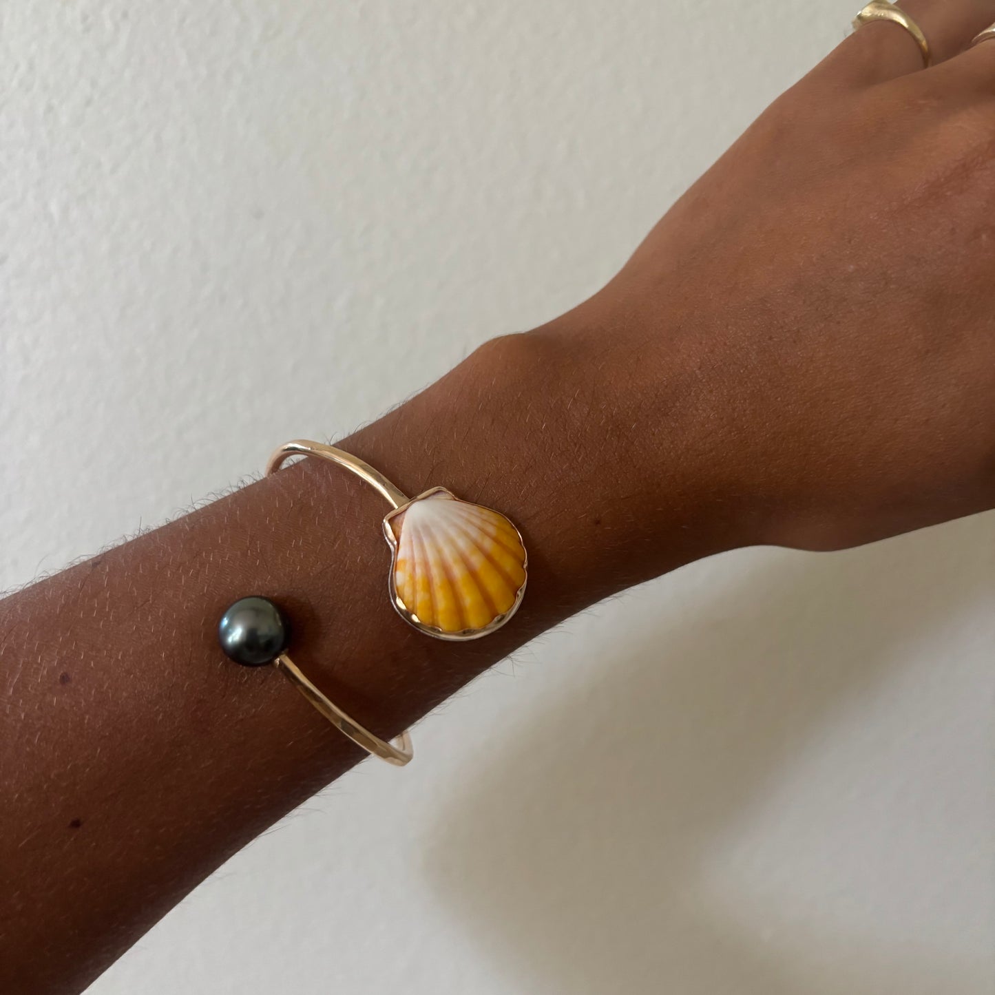 Sunrise Shell & Tahitian Pearl Cuff